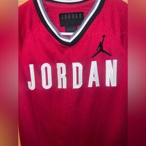 Vintage 1990s Youth Jordan Red  V-Neck T-Shirt Sports Jersey Size Small